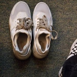 Nike huarache white mens size 8.5